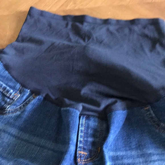 Old Navy Maternity  Boyfriend Skinny Jeans S 2 - Picture 3 of 5